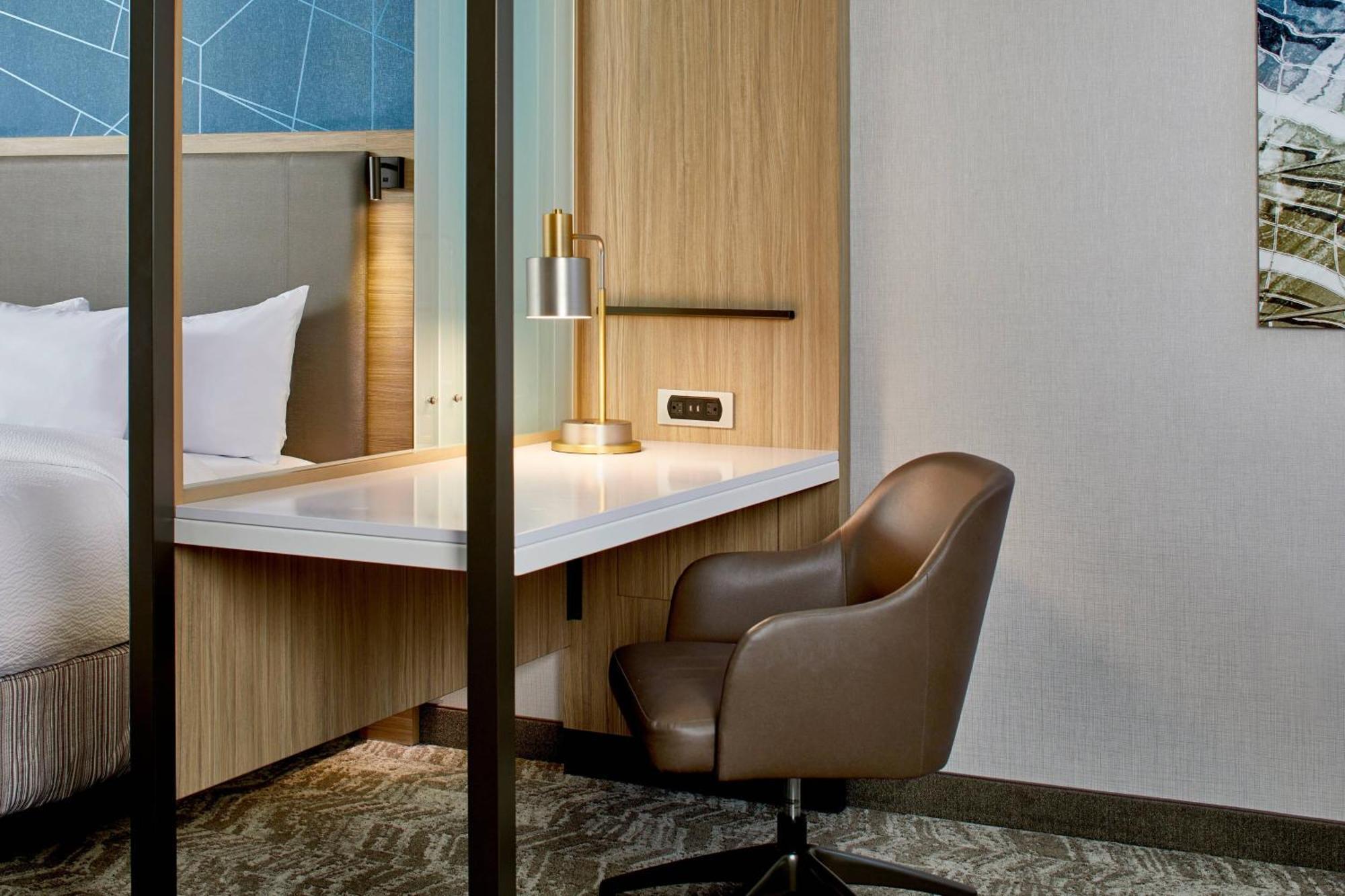 Springhill By Marriott Columbus Hotel 3*